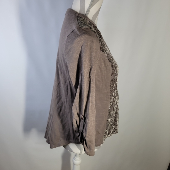 Chicos Brown Henley T 3/4 Sleeve Crushed Velour Chest + Sequin Shoulders Size 1 - Picture 5 of 13